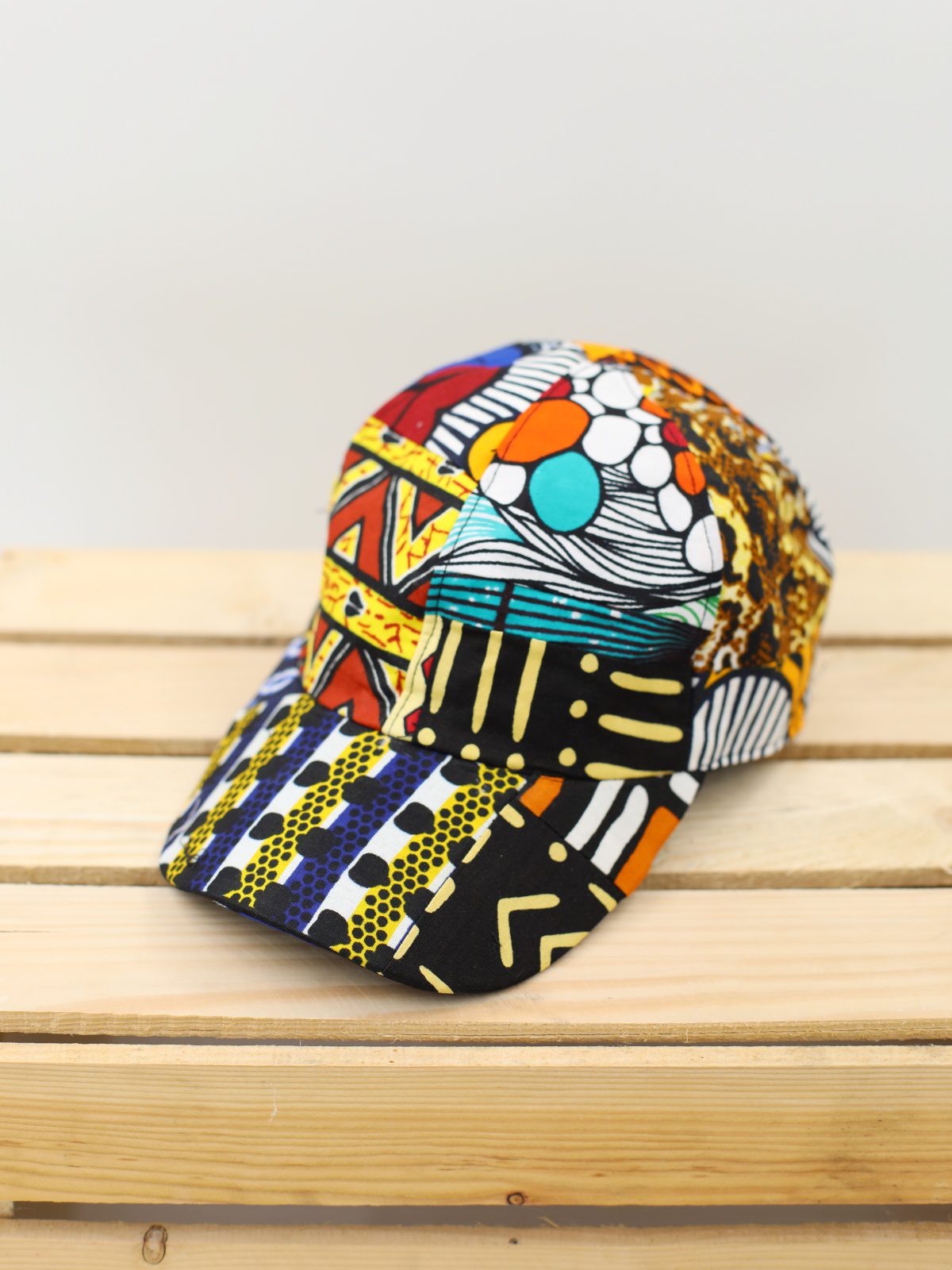 batikowa czapka z daszkiem na lato idealna na słońce