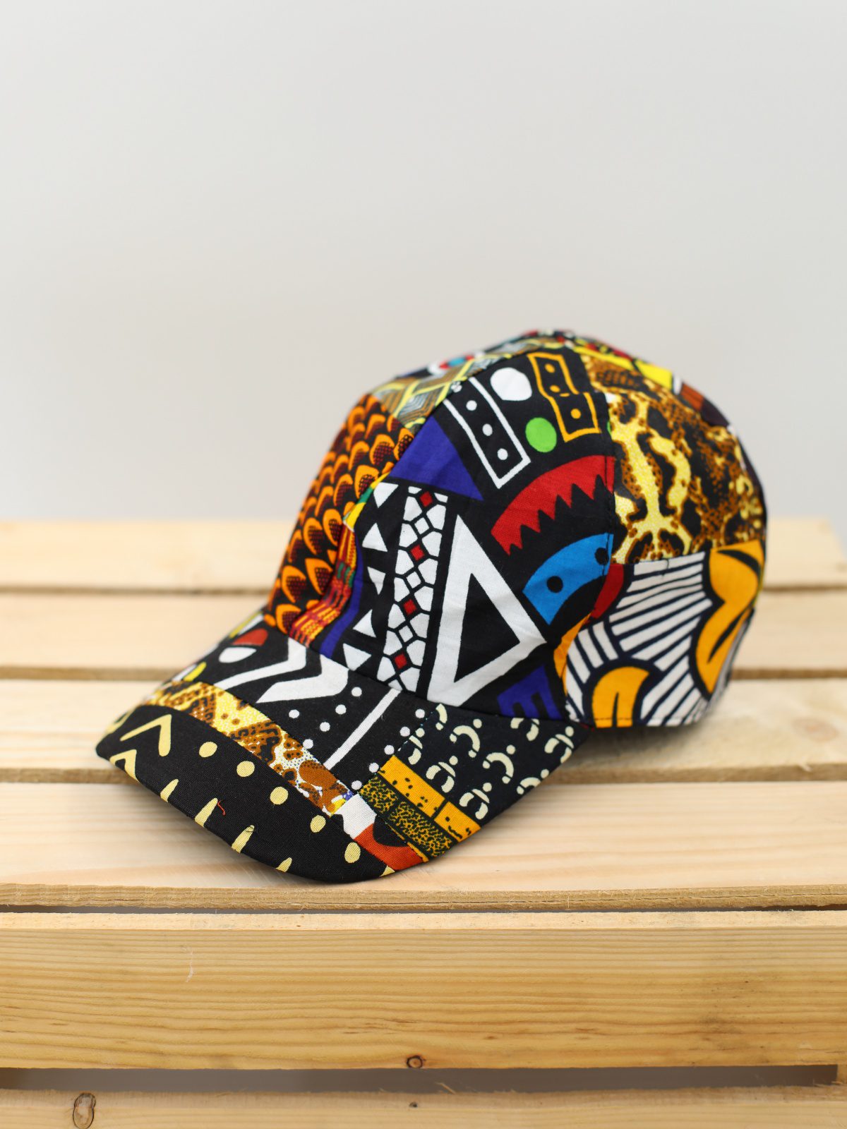 czapka z daszkiem idealna na lato 2023